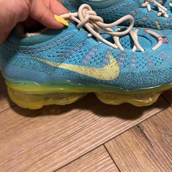 Nike Air Vapormax - Picture 2 of 8